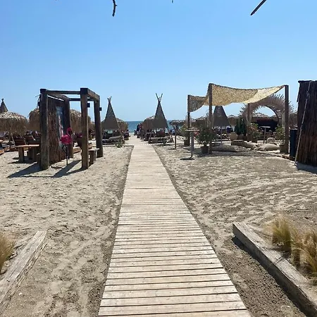 Apartment Queen's Deluxe Mamaia Nord