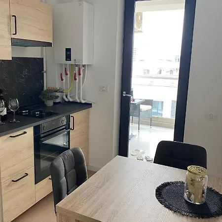 Queen's Deluxe Mamaia Nord * Năvodari