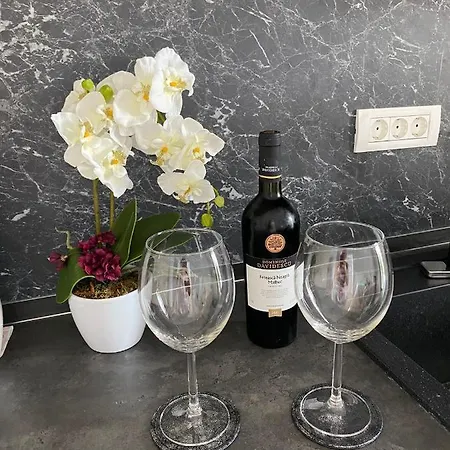 Lägenhet Queen's Deluxe Mamaia Nord *