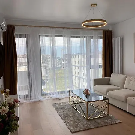 Queen's Deluxe Mamaia Nord