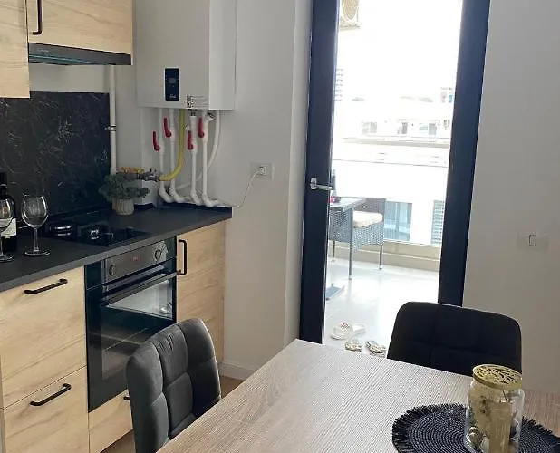 Queen's Deluxe Mamaia Nord * Năvodari