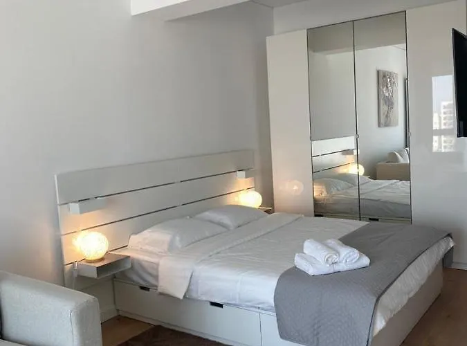 Queen's Deluxe Mamaia Nord *