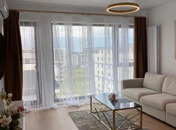 Queen's Deluxe Mamaia Nord