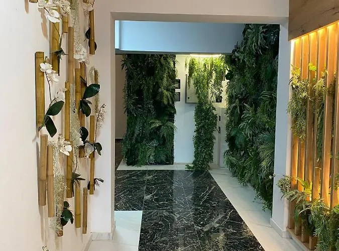 Queen's Deluxe Mamaia Nord *