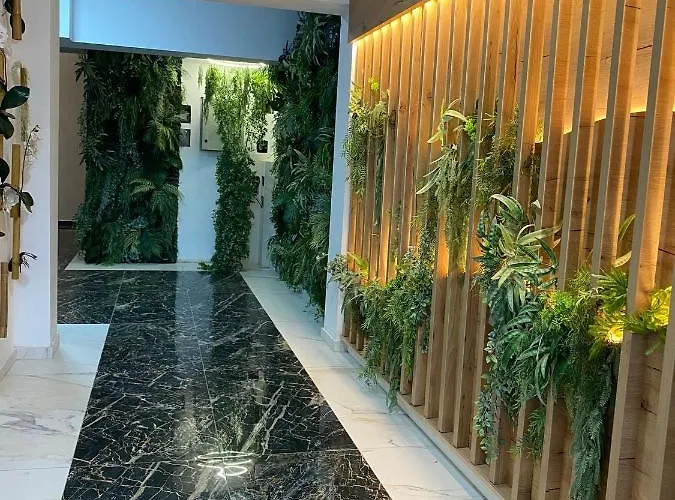 Queen's Deluxe Mamaia Nord Διαμέρισμα Năvodari